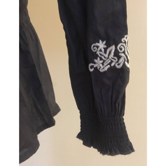 Nine West Gray Embroidered Blouse Bohemian Peasant Shirt Size Small NWT - Picture 8 of 11